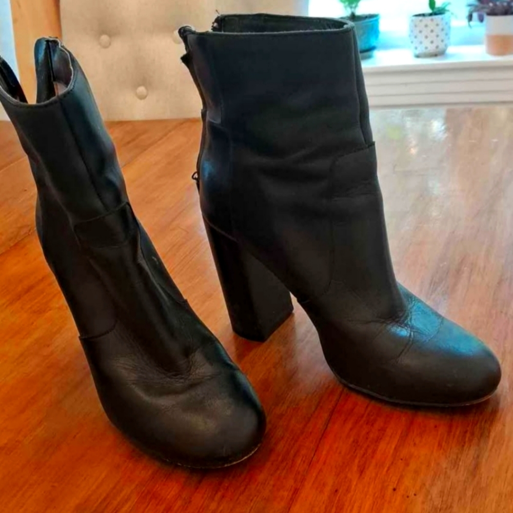 French connection Leather heeled boots